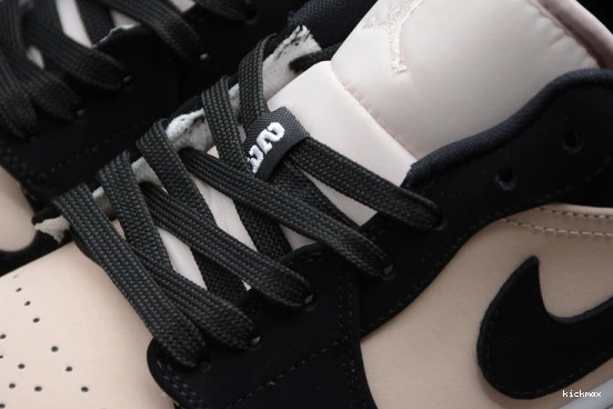 (W) DC0774-003 Guava DC0774-003 Jordan  Ice Black Low 1 0516